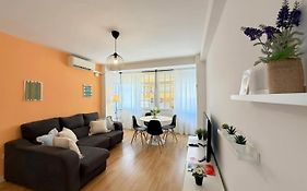 Holidays2Malaga 2 bedroom Armengual de la Mota close shopping center